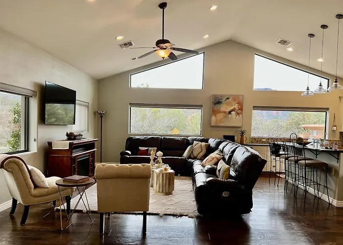 Uptown Gem!large Yard W Grass And Shade Trees! Perfect For Easter Egg Hunts! Views!! New! Barrel Sauna!!! Close To Trails, Walk To Uptown Sedona, Restaurants And Shopping * Sedona