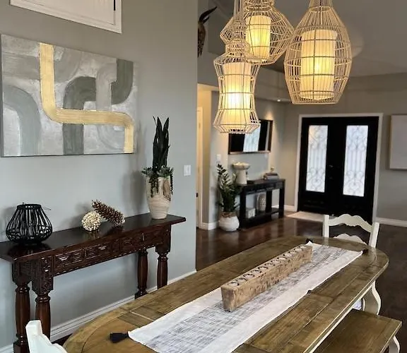 Uptown Gem!large Yard W Grass And Shade Trees! Perfect For Easter Egg Hunts! Views!! New! Barrel Sauna!!! Close To Trails, Walk To Uptown Sedona, Restaurants And Shopping Villa Sedona