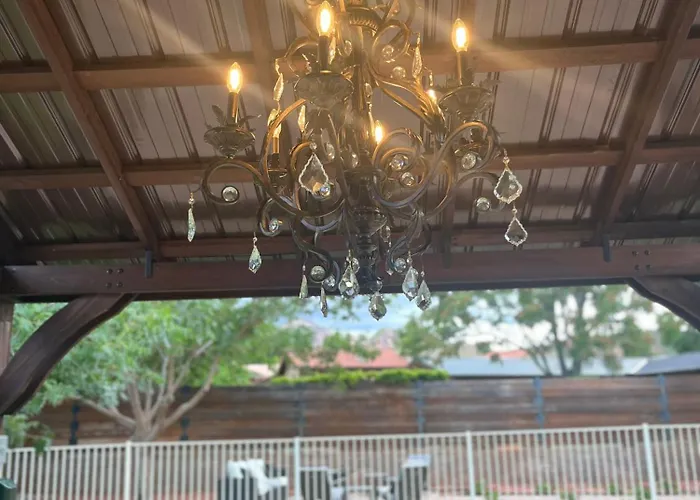 Uptown Gem!large Yard W Grass And Shade Trees! Perfect For Easter Egg Hunts! Views!! New! Barrel Sauna!!! Close To Trails, Walk To Uptown Sedona, Restaurants And Shopping Villa Sedona