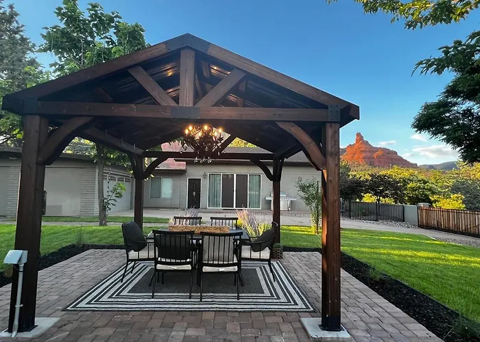 Uptown Gem!large Yard W Grass And Shade Trees! Perfect For Easter Egg Hunts! Views!! New! Barrel Sauna!!! Close To Trails, Walk To Uptown Sedona, Restaurants And Shopping Villa